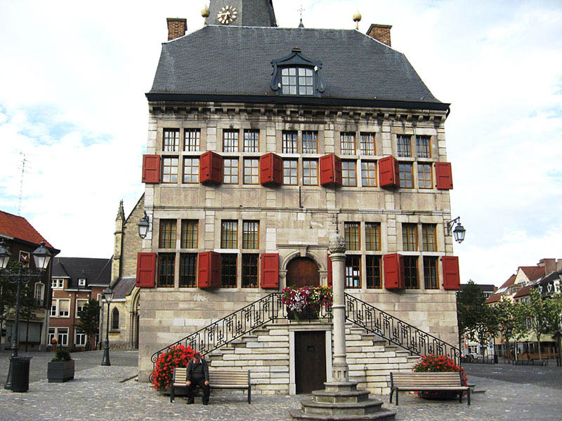 Foto: Toerisme Bilzen stadhuis
