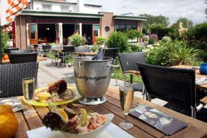 Mona's eten en drinkfestijn